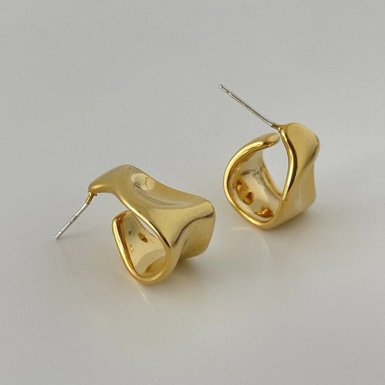 LUMNA – Gold Disc Earrings, Minimalistische Statement Oorbellen