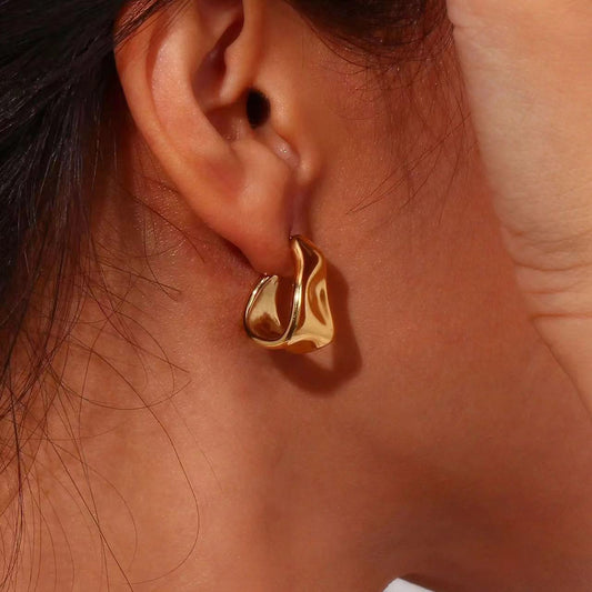 LUMNA – Gold Disc Earrings, Minimalistische Statement Oorbellen