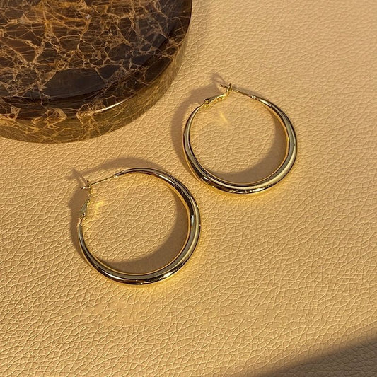 LUMNA – Goude Drop Hoop Earrings, Tijdloze Hoepeloorbellen